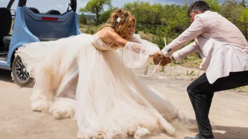 Bodas de Plomo está protagonizada por Jlo y Josh Duhamel