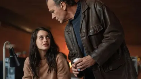 Milena Smit y José Coronado protagonizan La Chica de Nieve.