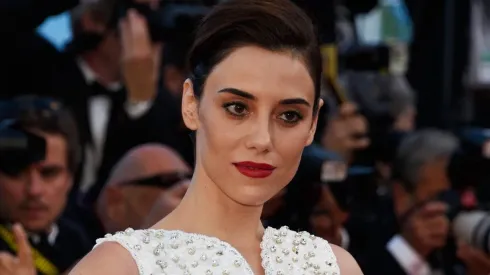 (Exclusivo) Tras los rumores de su desaparición, Cansu Dere aparecería en una transmisión especial.