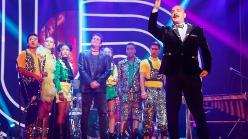 Disney+ estrena El Club de los Graves, la serie que deben ver los amantes de la comedia musical.