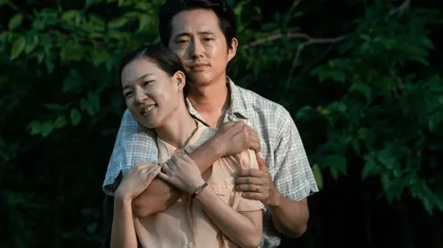 Steven Yeun es conocido por sus papeles en Minari (imagne) y The Walking Dead.