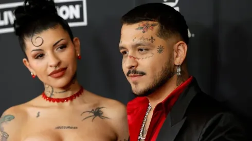 Christian Nodal y Cazzu en el Person of the Year Gala