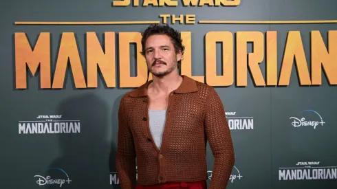 Pedro Pascal protagoniza la tercera temporada de The Mandalorian en Disney+.
