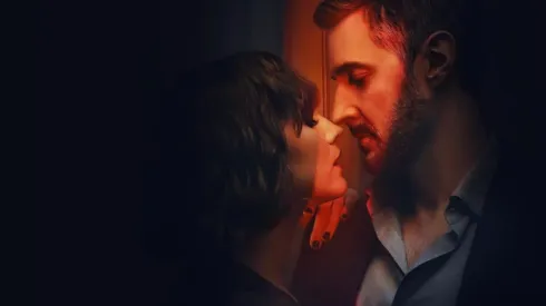 De qué se trata Obsesión, la nueva serie romántica que llega a Netflix esta semana.