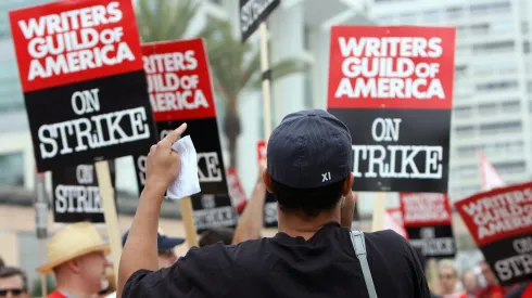 Writers participates at a demonstration in front of the Fox studio in Los Angeles, California, 05 November 2007. Hollywood writers went on strike after last-minute talks aimed at ending a standoff between studios and wordsmiths collapsed, with the union demanding a share of cash from DVDs and online distribution of shows. AFP PHOTO GABRIEL BOUYS (Photo credit should read GABRIEL BOUYS/AFP via Getty Images)