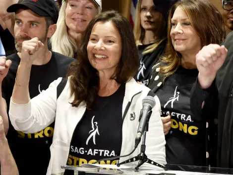 El hilarante mensaje en español de la actriz de La Niñera en el anuncio de la huelga de actores