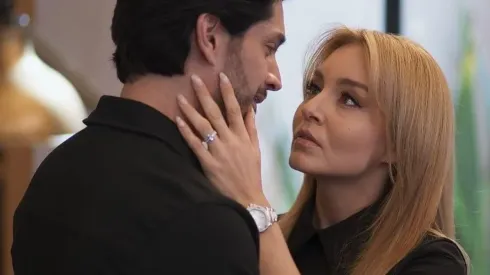 La telenovela es protagonizada por Angelique Boyer