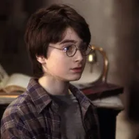 Por qué Peeves no aparece en Harry Potter