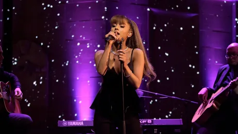 BEVERLY HILLS, CA – OCTOBER 13:  Singer Ariana Grande attends Tiffany & Co.'s unveiling of the newly renovated Beverly Hills store and debut of 2016 Tiffany masterpieces at Tiffany & Co. on October 13, 2016 in Beverly Hills, California.  (Photo by Charley Gallay/Getty Images for Tiffany & Co.)