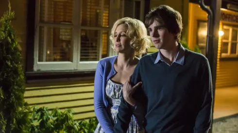 Dónde ver Bates Motel con Freddie Highmore en Latinoamérica