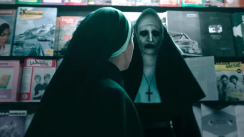 La hermana Irene se encuentra con nuevos problemas con una vieja conocida en La Monja 2.