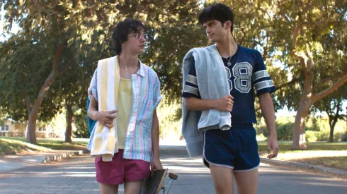 Aristóteles y Dante en la película que llegará a Latinoamérica a principios de noviembre.