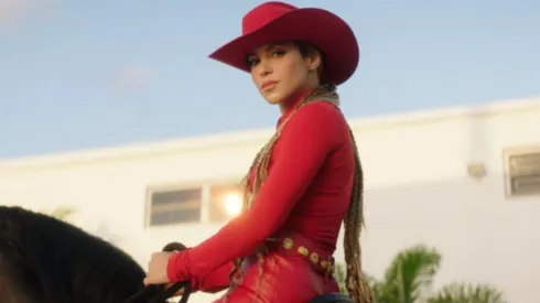 Shakira estrena ‘El Jefe’ con Fuerza Regida
