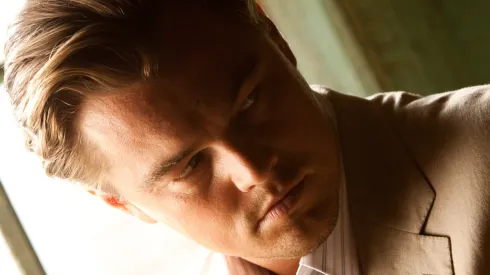 Leonardo DiCaprio se pone al servicio de Christopher Nolan en la película que recién llegó a HBO Max.