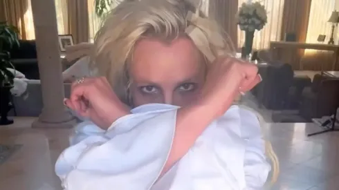 El papá de la cantante pop fue hospitalizado debido a una enfermedad