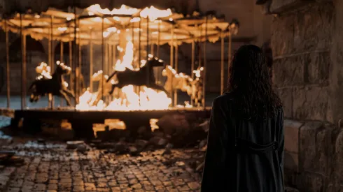 Aria Mia Loberti interpreta a Marie-Laure en All the Light We Cannot See.