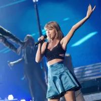 La locura por Taylor Swift es total: acampan en las inmediaciones de River