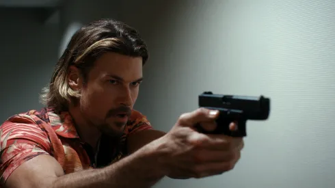 Nick Zano interpreta a Chad McKnight en la serie de Netflix Hechos Polvo