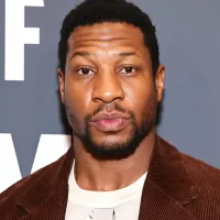 Juicio de Jonathan Majors: Fiscales alegan un patrón de abuso y la defensa asegura que es la \'venganza\' de la ex