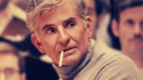 Bradley Cooper como Leonard bernstein en Maestro, de Netflix.
