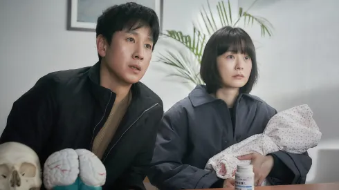 El actor de Parásitos, Lee Sun-Kyun, ahora se vuelca hacia una historia de terror junto a Jung Yu-mi (Train to Busan).