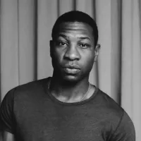 Hay fecha para la primera entrevista de Jonathan Majors después de ser condenado