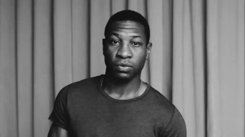 Jonathan Majors grabó su primera entrevista post condena