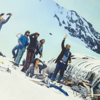 5 películas parecidas a La Sociedad de la Nieve en Netflix y Prime Video