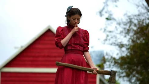 Demandaron a Mia Goth