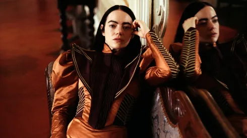 Emma Stone ofrece la actuación de su carrera en Pobres Criaturas, de Yorgos Lanthimos.