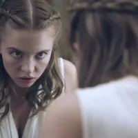 Sydney Sweeney vuelve al terror: Será una monja acosada por el mal en esta aterradora película