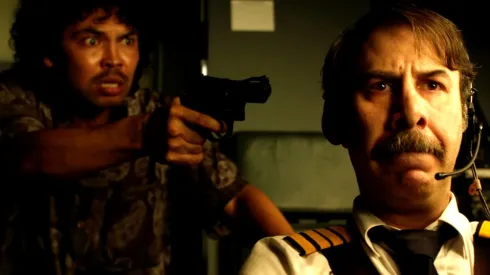 Una de las escenas más tensa de El Secuestro del Vuelo 375, de Star+.