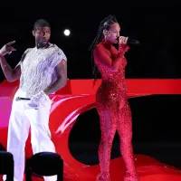 VIDEO Usher y Alicia Keys, así fue el show de medio tiempo del Super Bowl 2024: ¿Qué artistas estuvieron?