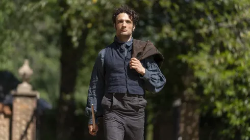 Cosmo Jarvis de Shogun en una película de Netflix.