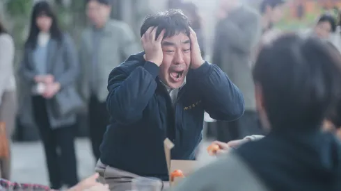 Seung-ryong interpreta a Choi Sun-man en Chicken Nugget.