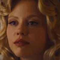 VIDEO MaXXXine lanza su primer tráiler: De qué se trata la película de Ti West con Mia Goth
