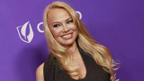 Pamela Anderson se suma a la remake de La pistola desnuda