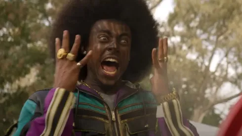 La nueva película furor de Netflix es una colección de disparatadas escenas.