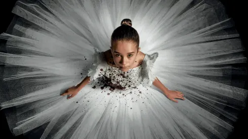 Abigail es interpretada por una increíble Alisha Weir.