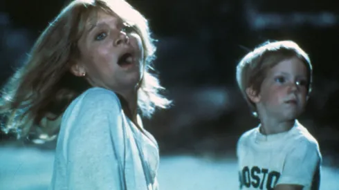 Melinda Dillon and Cary Guffey on the set of "Close Encounters of the Third Kind". (Photo by Sunset Boulevard/Corbis via Getty Images)