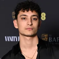 ¿Quién es Jayden Revri, “Charles” en ‘Los detectives difuntos’ de Netflix? Edad, Instagram y series