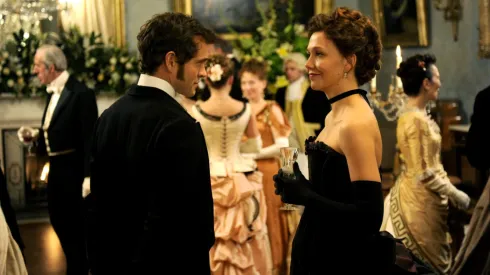 La película está protagonizada por Maggie Gyllenhaal.