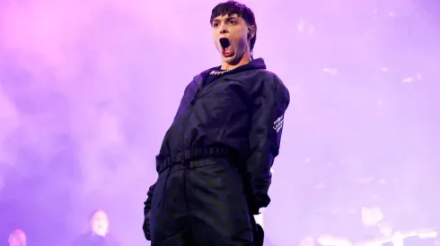 Peso Pluma compartió que se cortó el cabello.