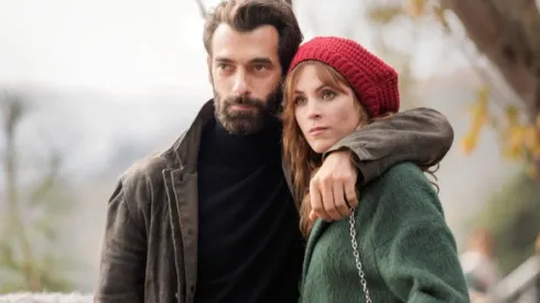 La serie está protagonizada por Maggie Civantos e Ilker Kaleli.
