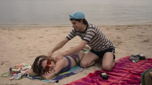 Emmanuel Restrepo interpreta a Camilo Granados y Francisca Estevez a Eva Samper.