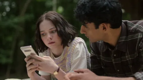 La serie está protagonizada por Emma Myers.