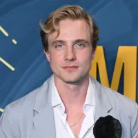 De Netflix y Prime Video a Max: El actor de Asesinato para principiantes y My Lady Jane que llega a Game of Thrones