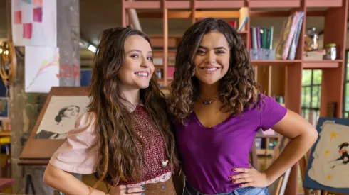 Maisa Silva y Larissa Manoela protagonizan la serie.