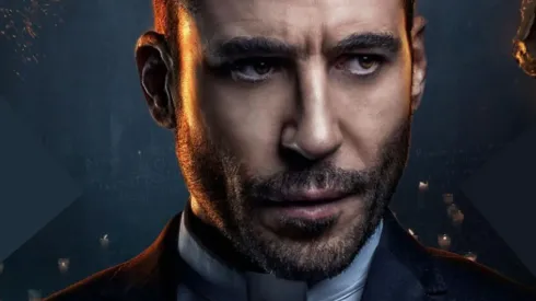 Miguel Ángel Silvestre es Simón Antequera en ‘Los enviados’ en Netflix