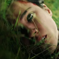 Reparto de No te muevas (Don’t Move): ¿De qué trata y quién es quién en la película de terror de Netflix?